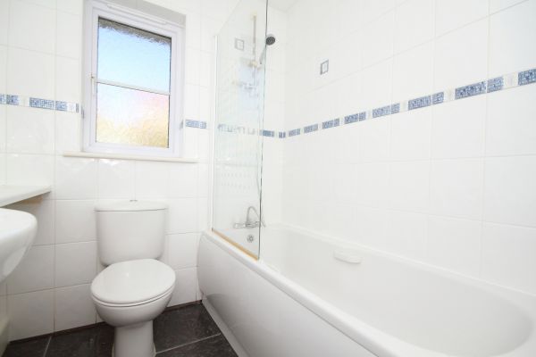 Cost of Shower Window Replacement in San Francisco